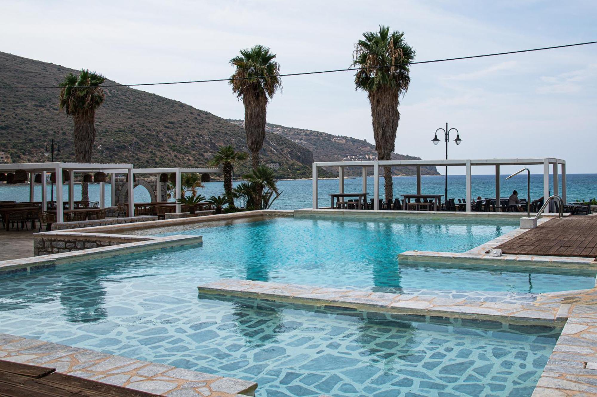 Itilo Traditional Hotel Neo Oitilo Exterior photo