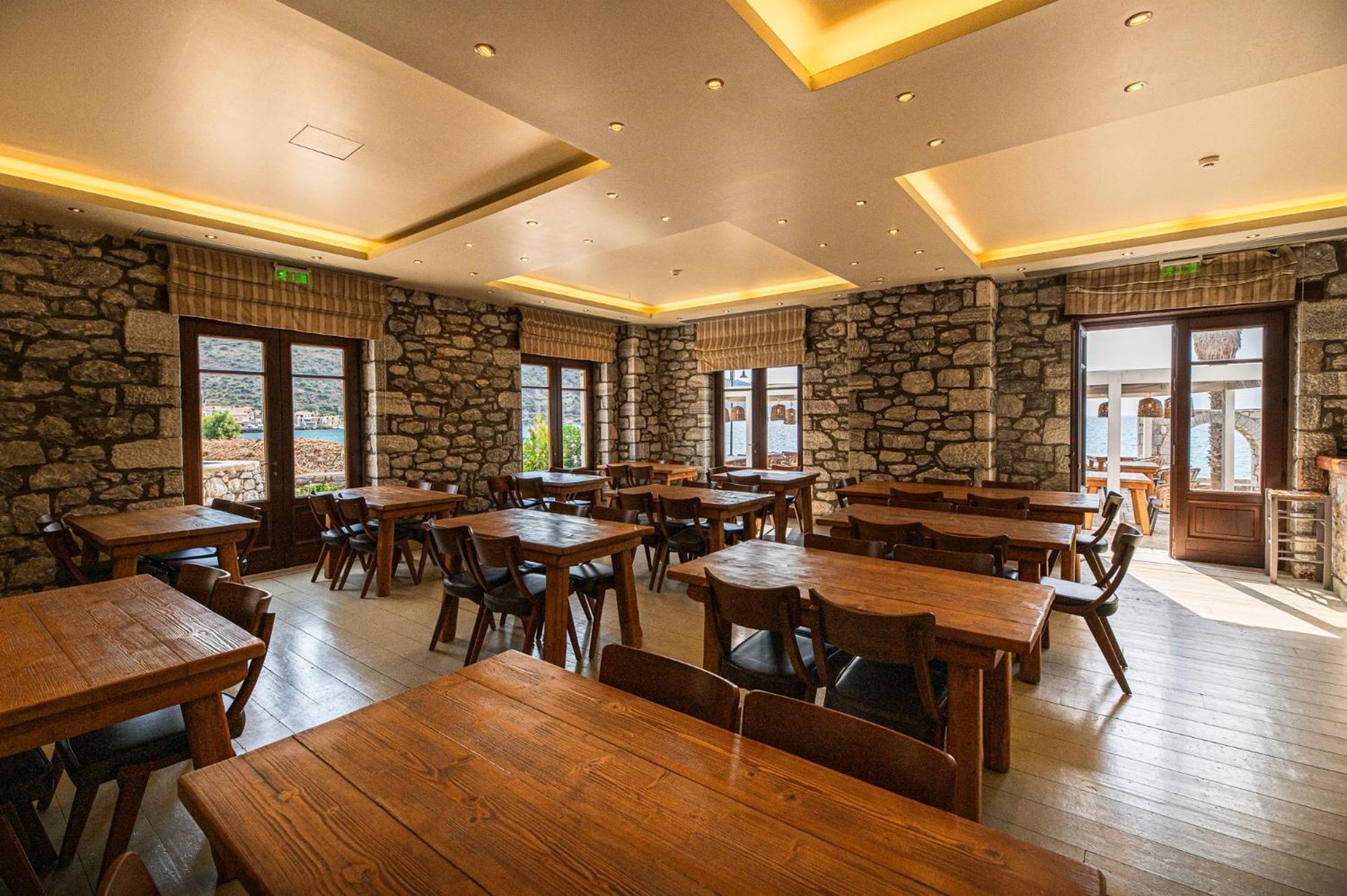 Itilo Traditional Hotel Neo Oitilo Exterior photo