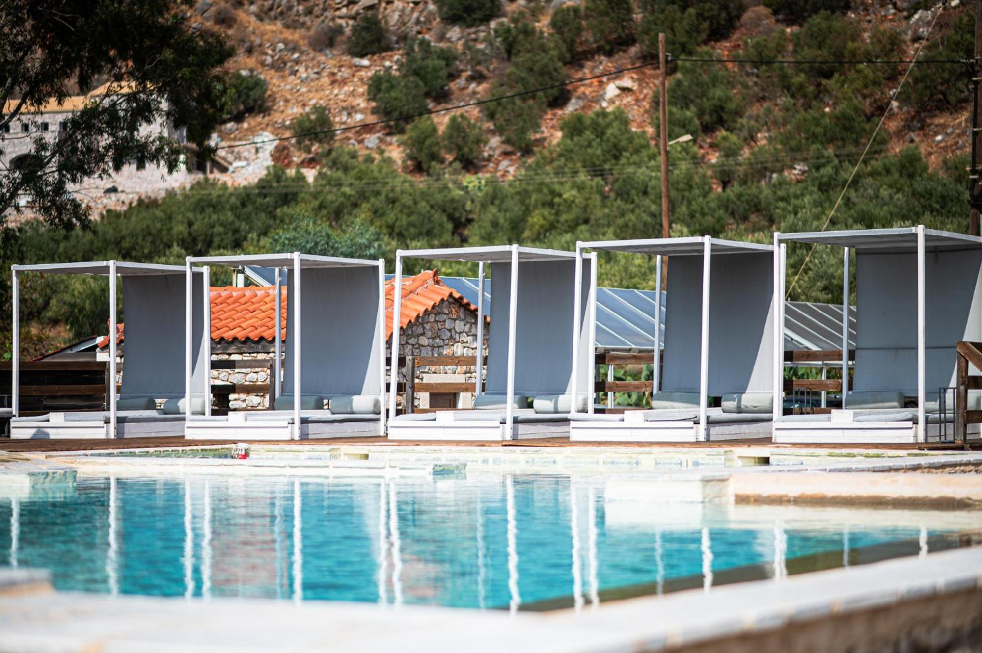 Itilo Traditional Hotel Neo Oitilo Exterior photo