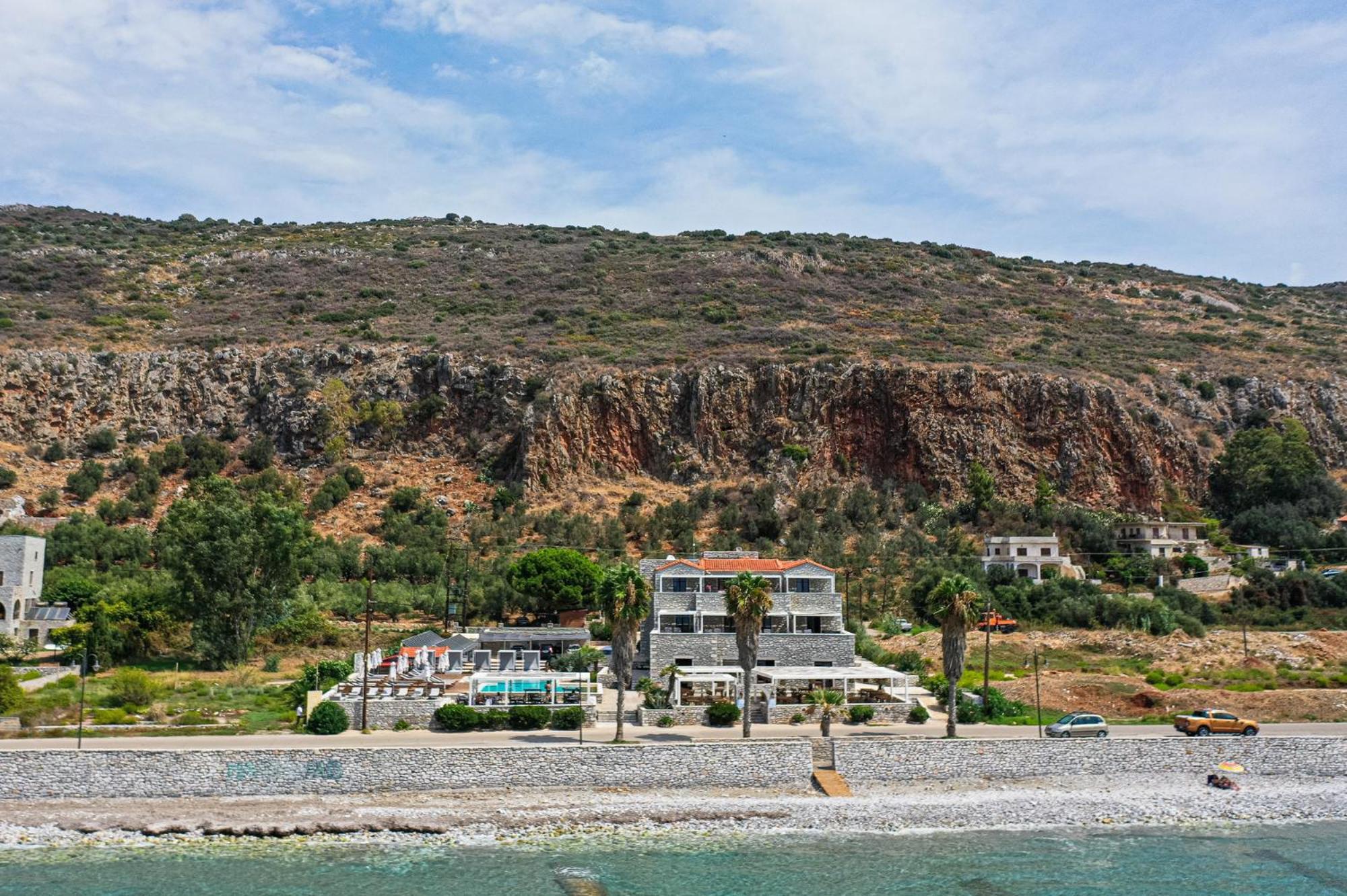 Itilo Traditional Hotel Neo Oitilo Exterior photo