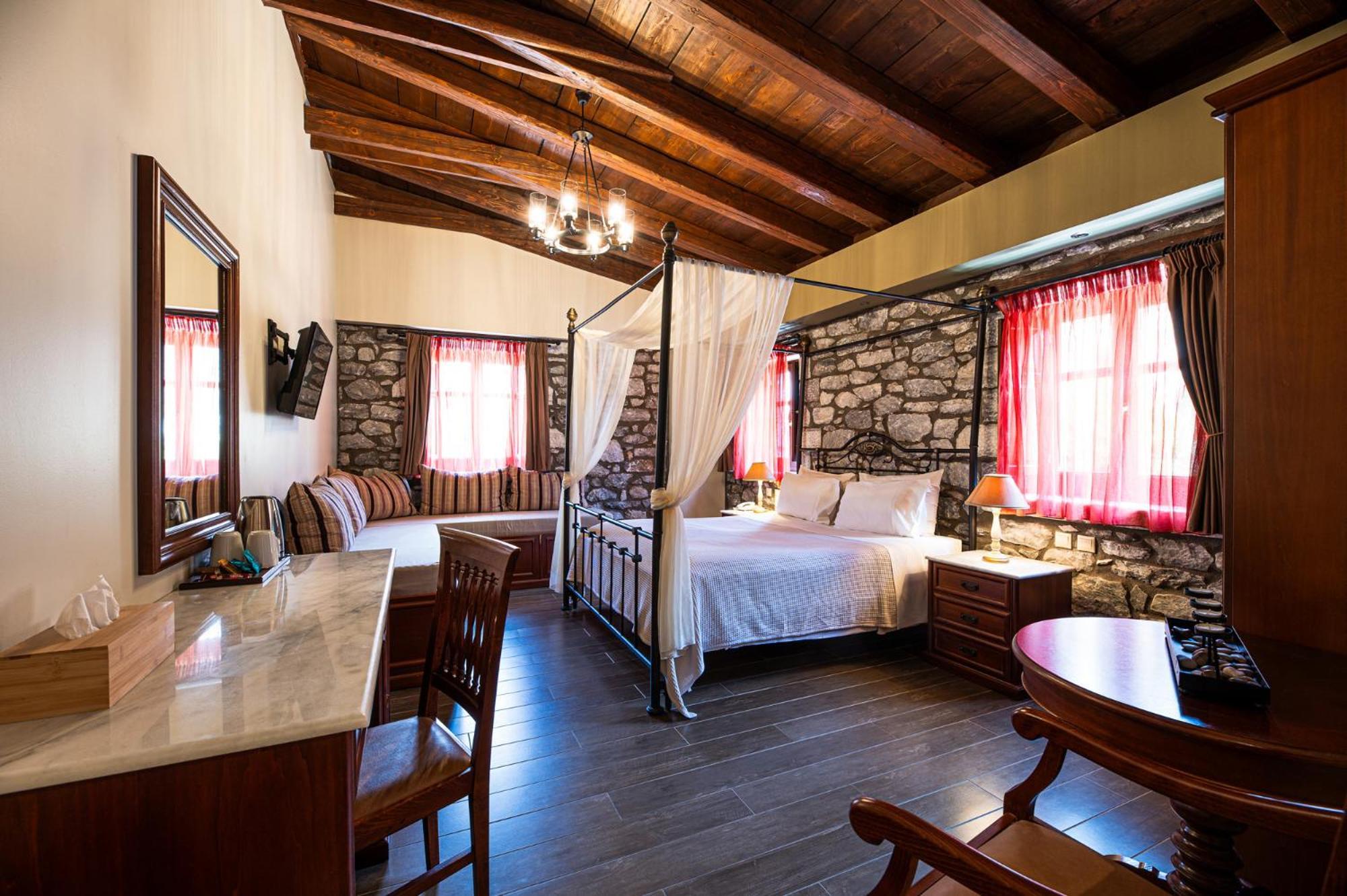 Itilo Traditional Hotel Neo Oitilo Exterior photo