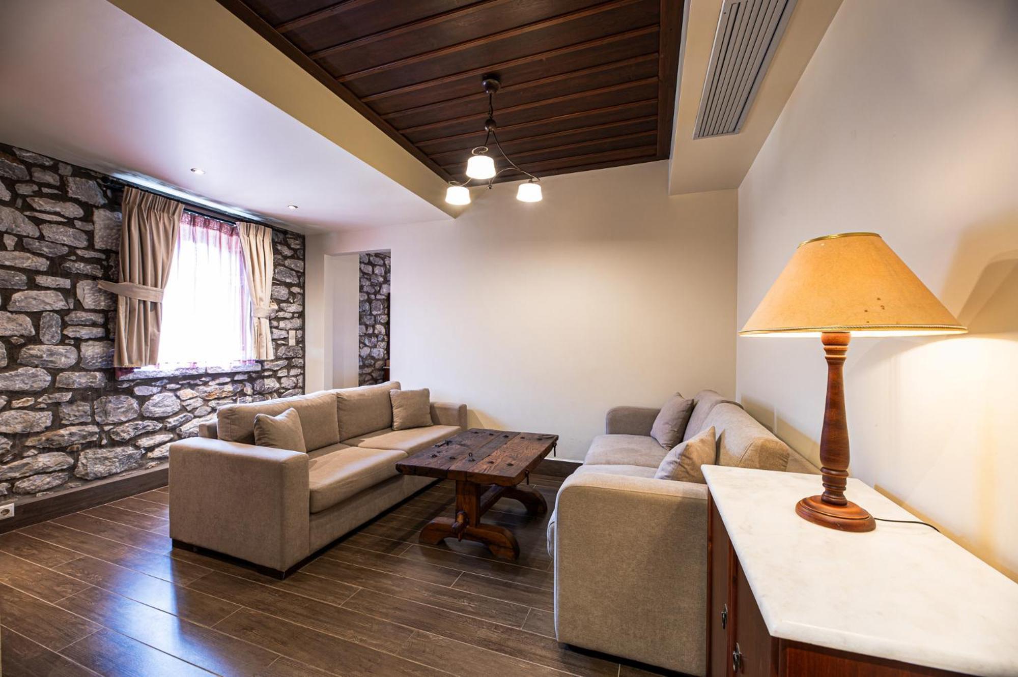 Itilo Traditional Hotel Neo Oitilo Exterior photo