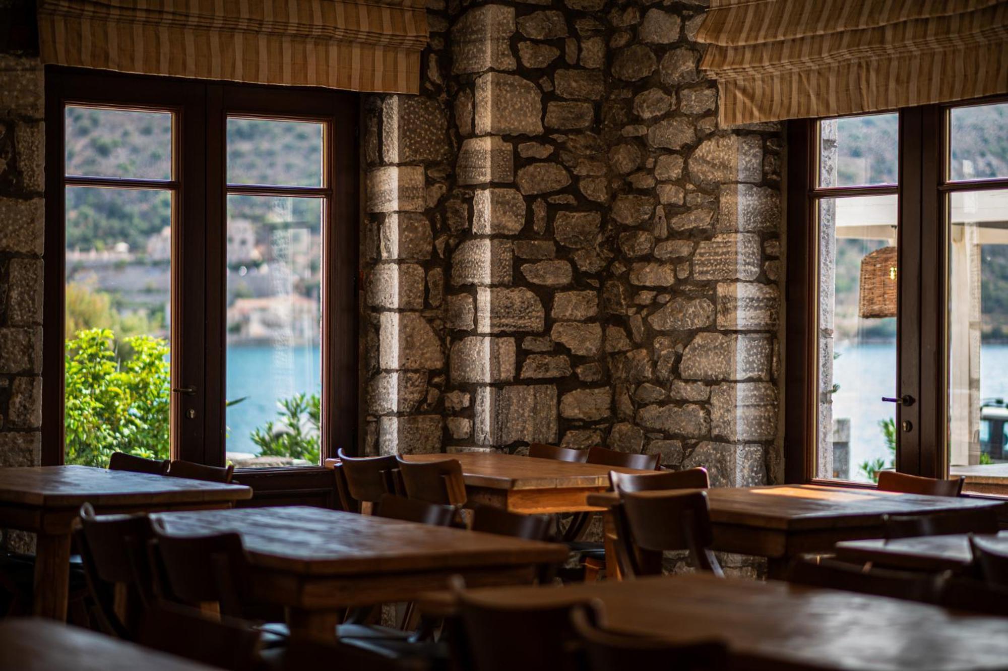 Itilo Traditional Hotel Neo Oitilo Exterior photo