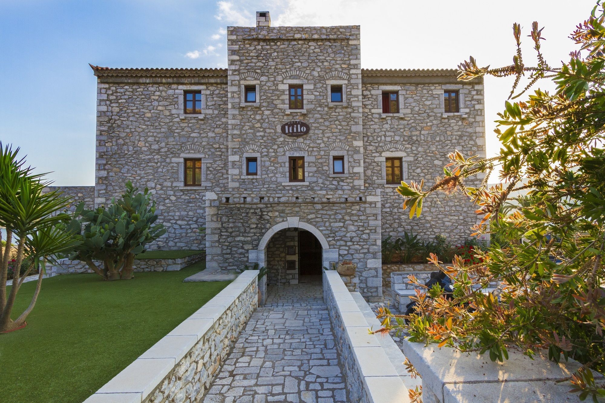 Itilo Traditional Hotel Neo Oitilo Exterior photo